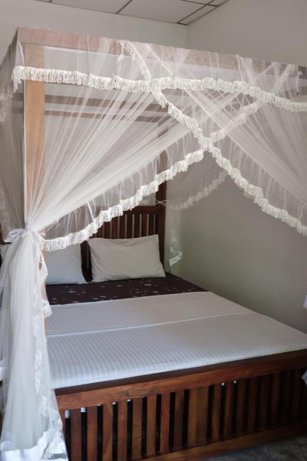 Aurora Midigama Hotell Ahangama Exteriör bild