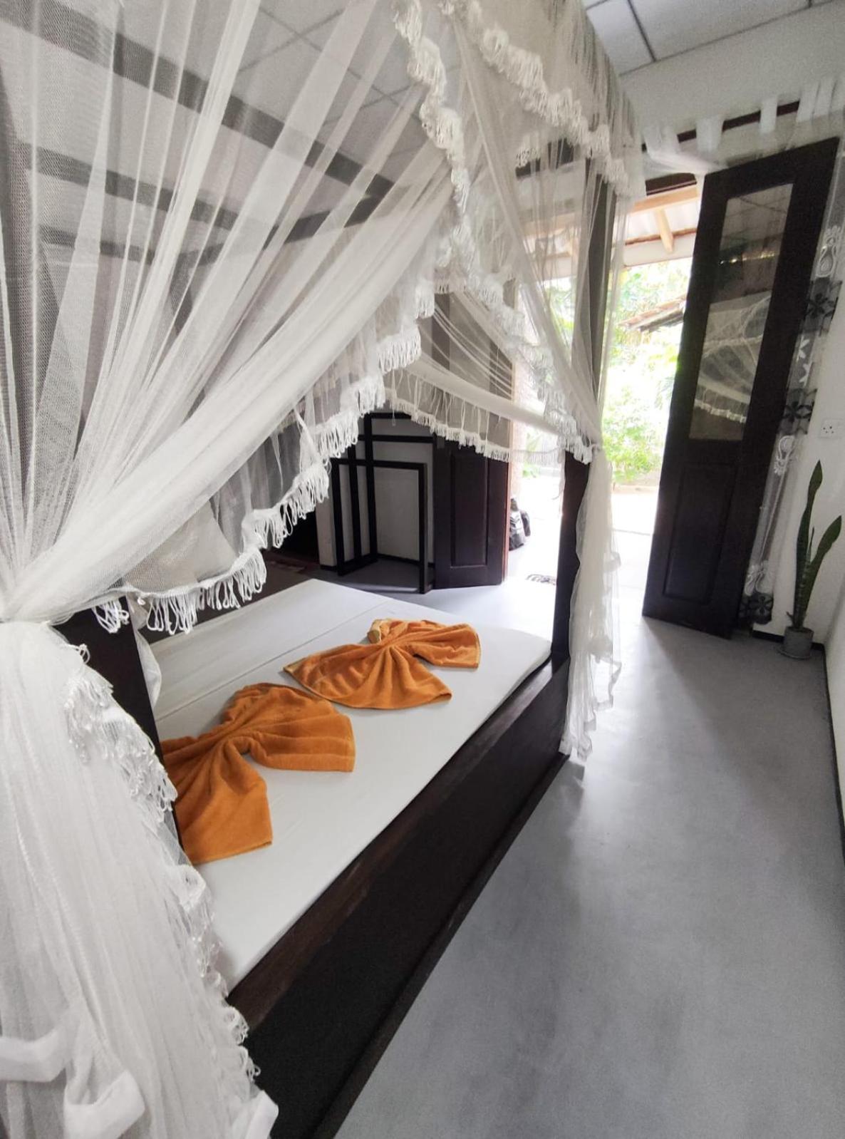 Aurora Midigama Hotell Ahangama Exteriör bild